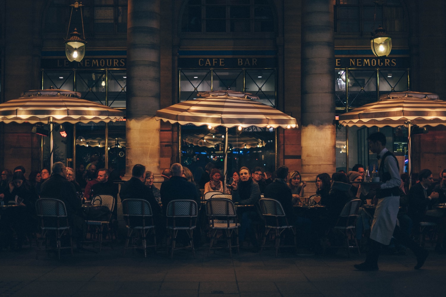 Restaurant afară